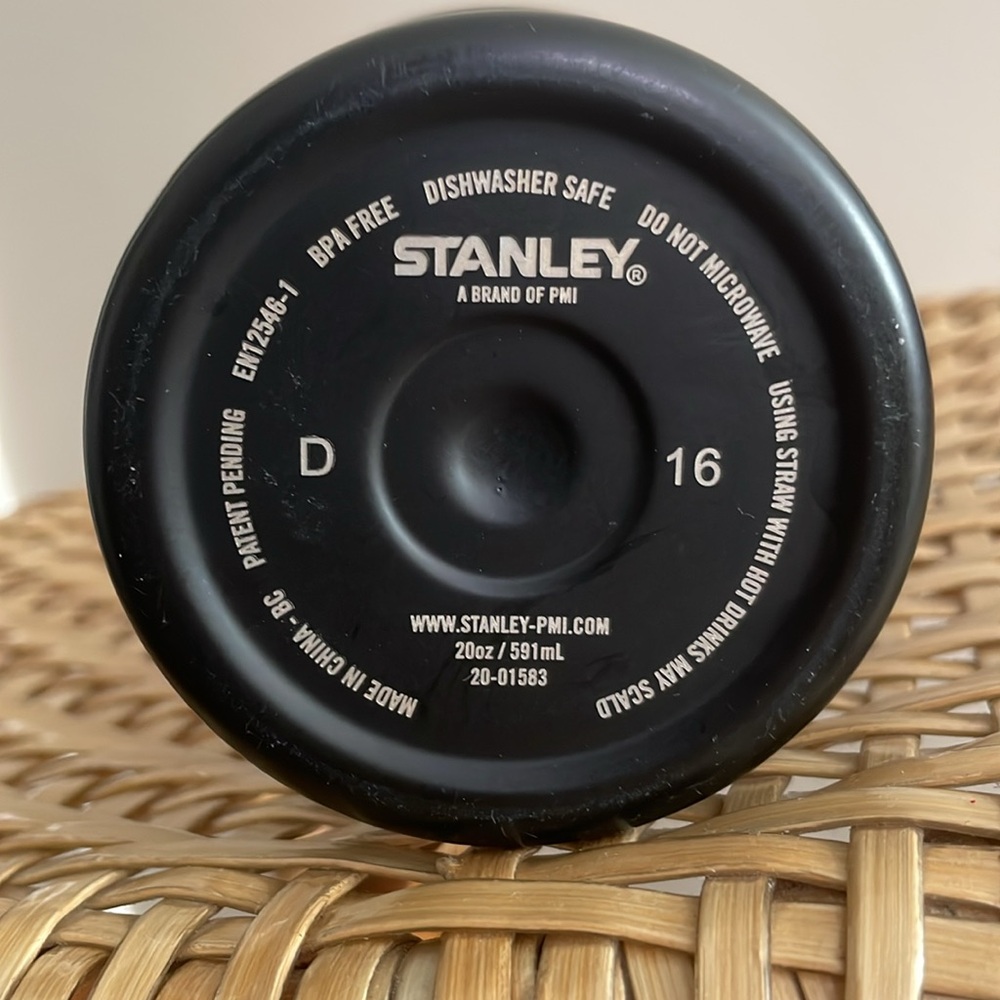 Older Stanley 20oz quencher tumbler black - Picture 3 of 11